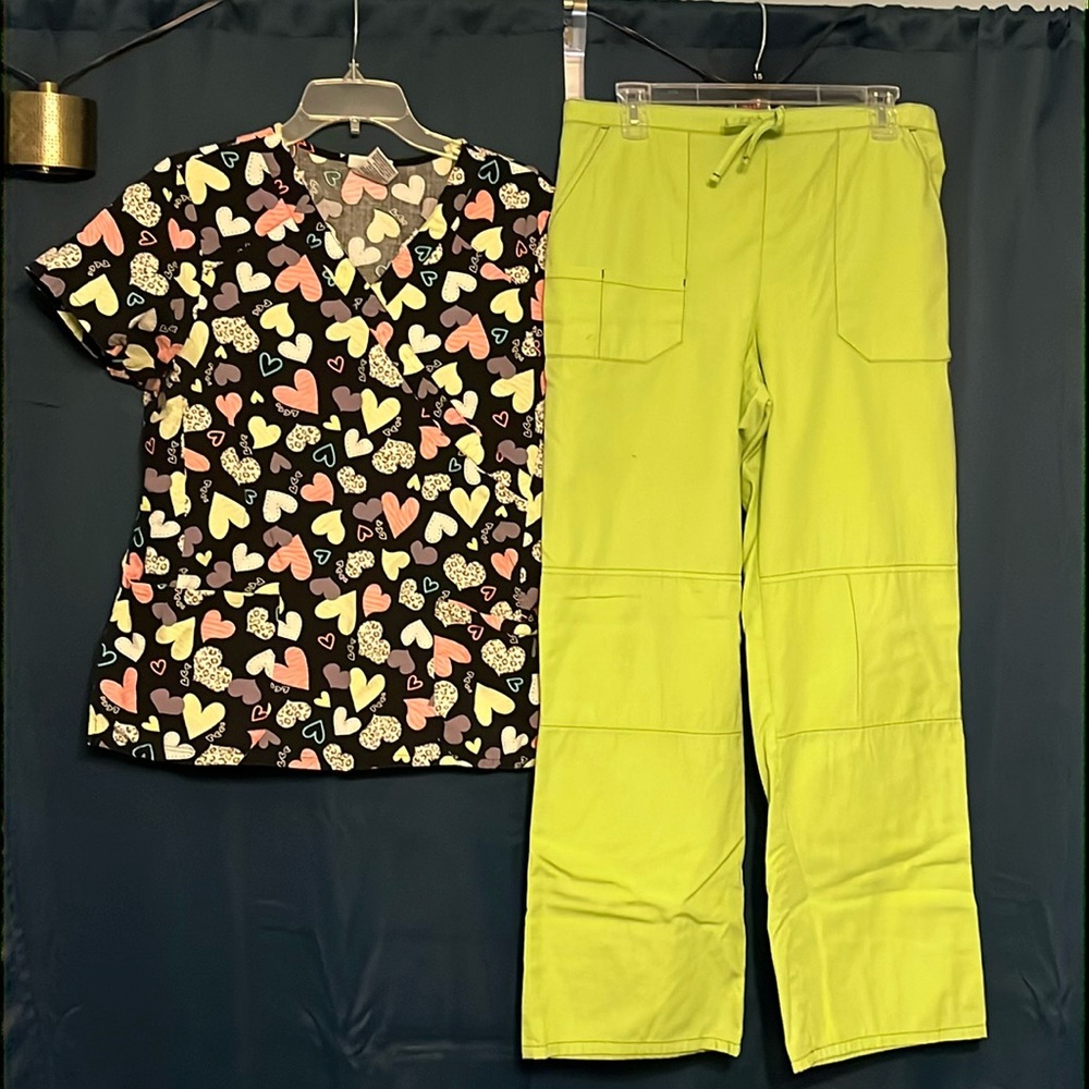 Scrub set